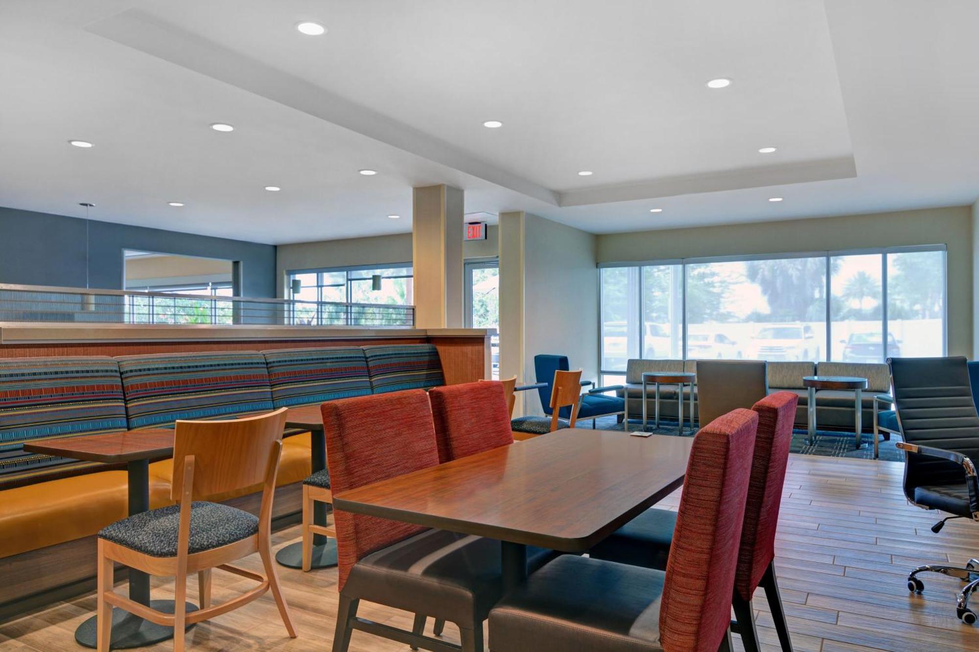 Towneplace Suites By Marriott Jacksonville East Exterior foto